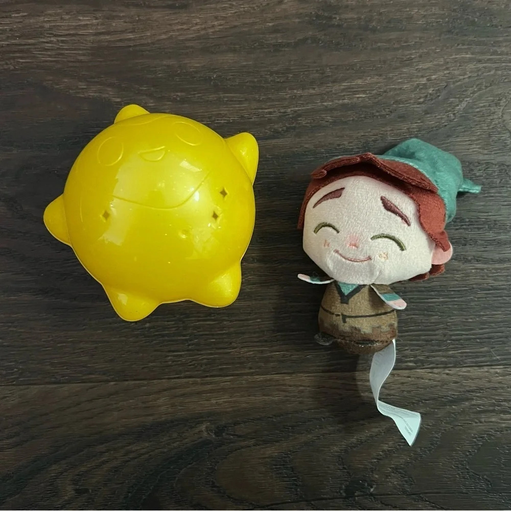 Disney Wish Simon Mini Collectible Plush Doll Mystery Capsule 2023